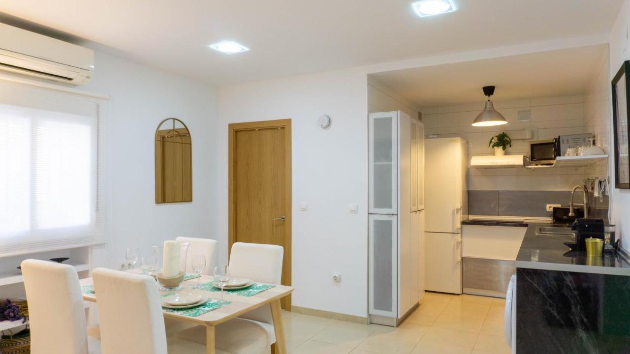 Apartment Caleta Beach Malaga Exterior photo