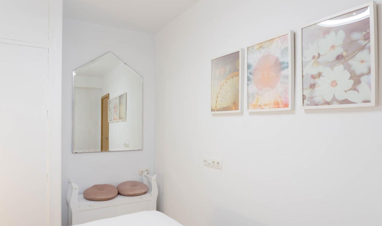 Apartment Caleta Beach Malaga Exterior photo