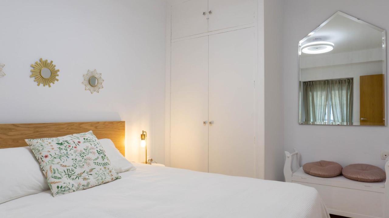Apartment Caleta Beach Malaga Exterior photo