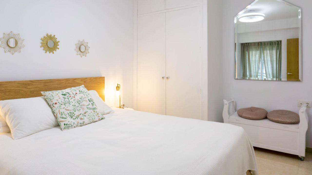 Apartment Caleta Beach Malaga Exterior photo
