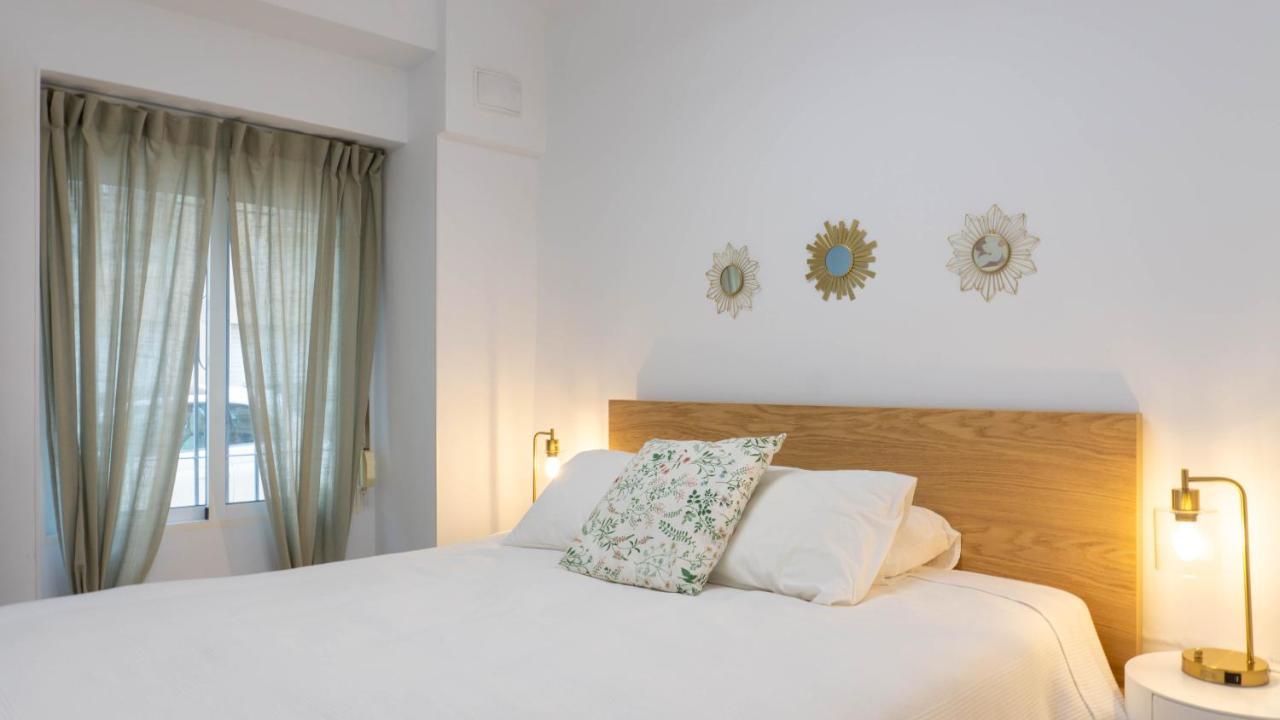 Apartment Caleta Beach Malaga Exterior photo